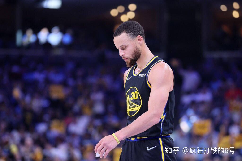 九游-包含孟菲斯灰熊主帅复盘纽约尼克斯围绕欧超杯调整名单，现场解说直呼：今晚里尔调整名单以备英超的词条